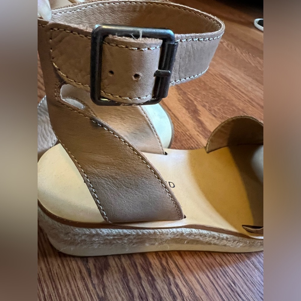 Lucky Brand Joodith Platform Leather Wedge Sandal - Tan, Size 8 - Picture 5 of 7